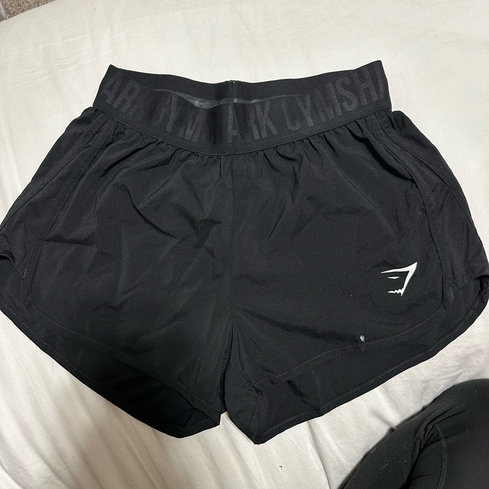 GYMSHARK SHORTS